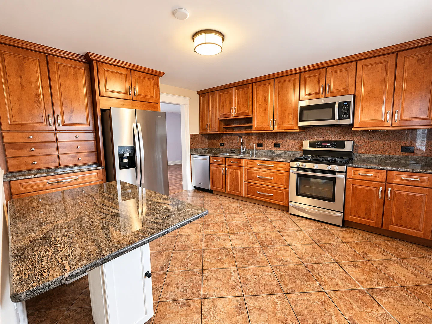 2 bed, 1.5 bath, 1000 sqft, $2,000 — Photo 2