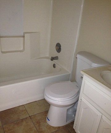 4th image of 408 W 13th St