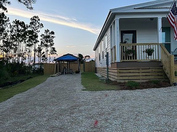 5th image of 201 Nautilus Dr