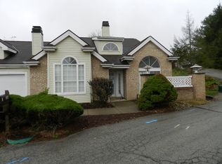 608 Concord Ln, Export, PA 15632