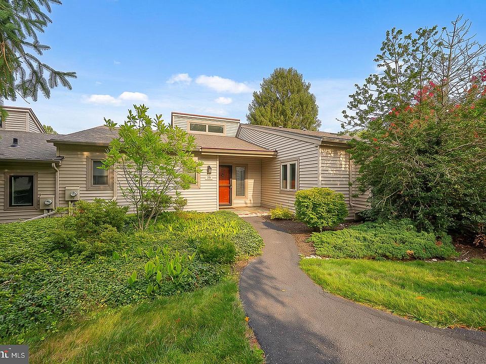 1st image of 29 Chandler Dr #29