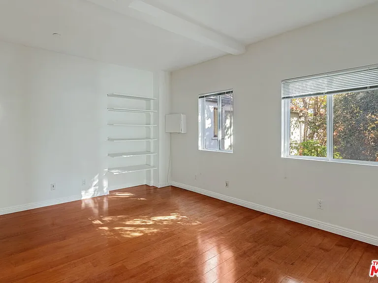 1411 Cloverfield Blvd #B — Photo 11