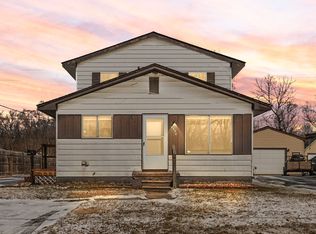 6590 Saline Dr, Waterford, MI