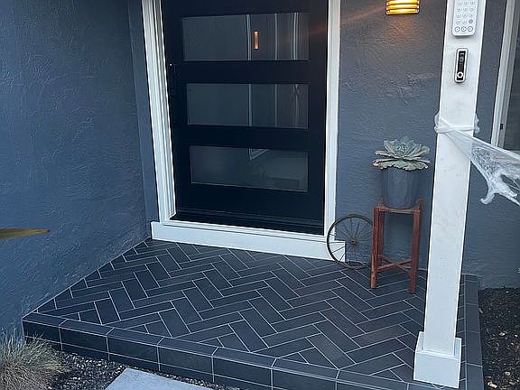 4Ft Wide Front Dr Tile Porch