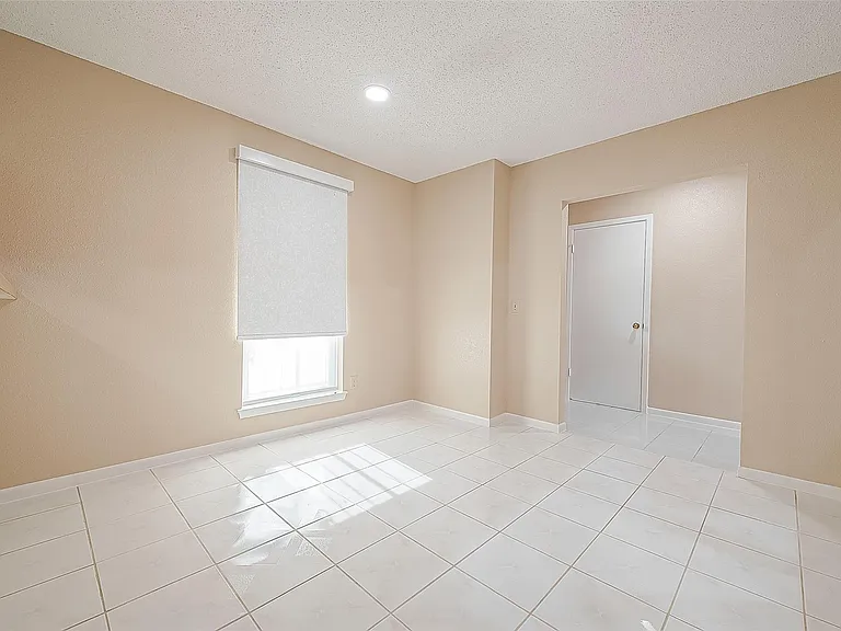 3231 E Heatherock Cir — Photo 11