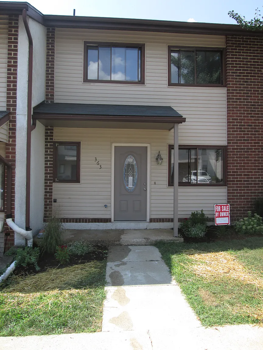 363 Greenland Dr photo 1