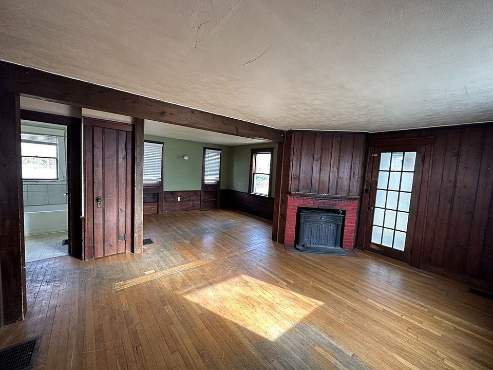 2nd image of 123 High St