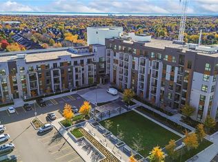 95 Dundas St W #4, Oakville, ON