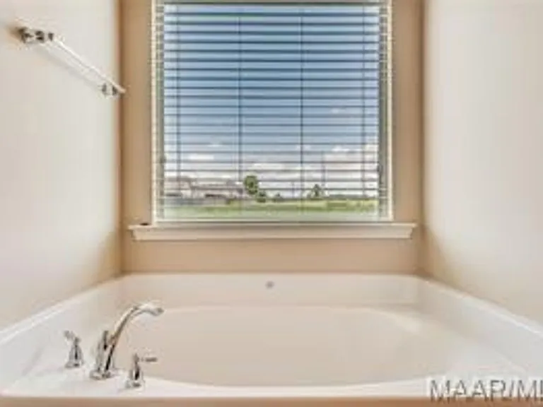 9319 Concord Park Dr — Photo 14