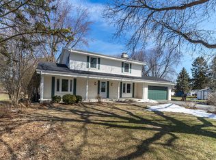 9154 N Deer Ct, Brown Deer, WI 53223