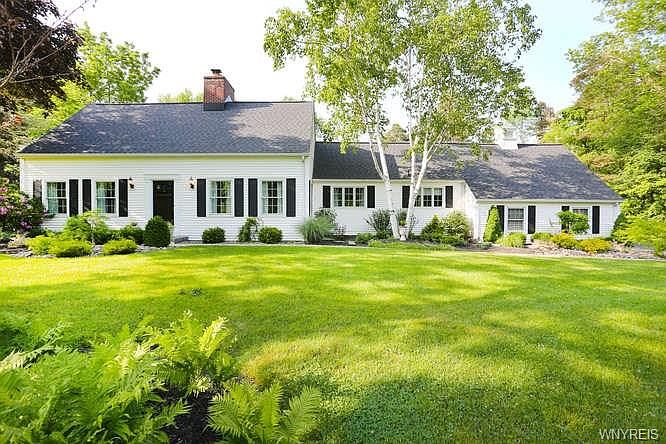 1st image of 8 Orchard Hill Dr