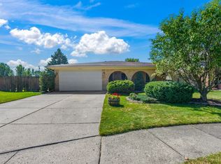 18624 Elm Ct, Macomb, MI 48044