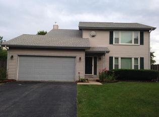 5440 Ebony Ct, Gurnee, IL 60031