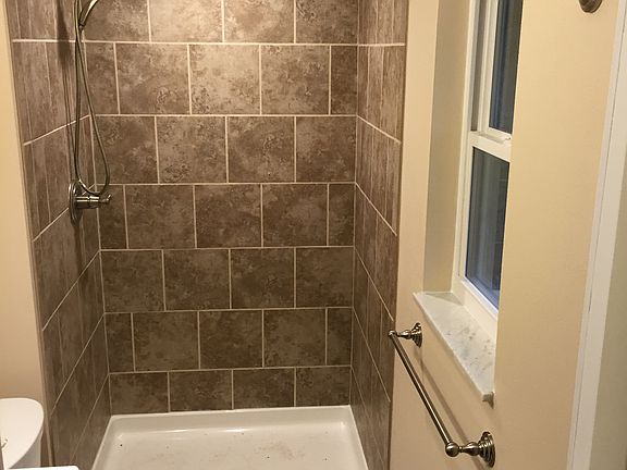 5th image of 317 Grant Dr