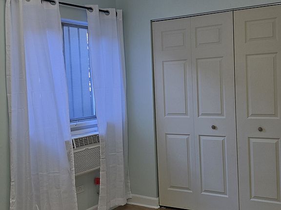 4th image of 658 Washington Blvd