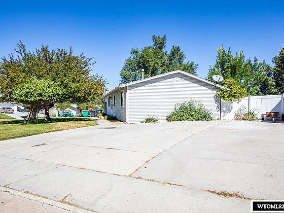 5th image of 1740 Colorado Dr