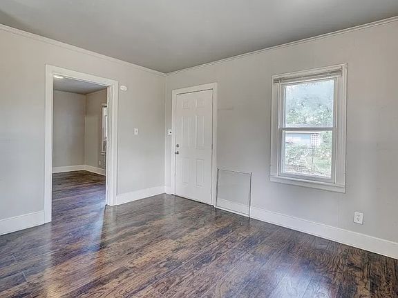 4th image of 2018 1/2 NW 17th St