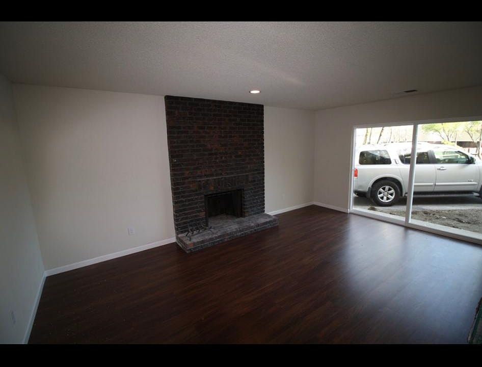 1st image of 5220 Primrose Dr