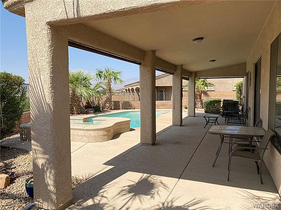 5th image of 1113 Bella Luna Dr