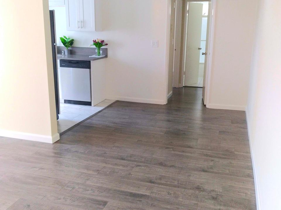 1st image of 3533 Keystone Ave #20
