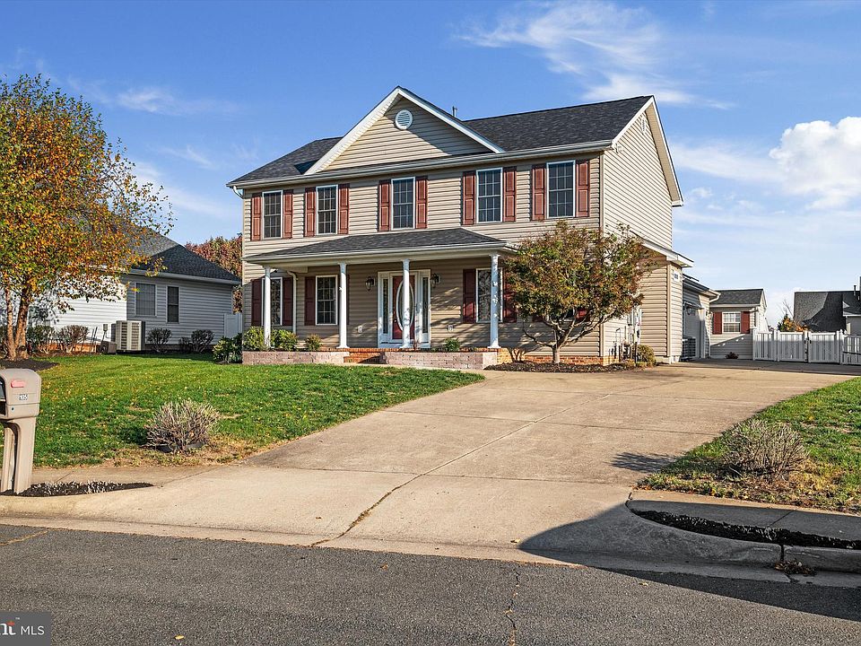 1st image of 105 Exmoor Ct
