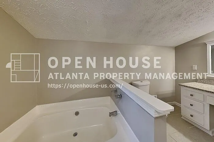 4125 Inola Trl NE — Photo 10