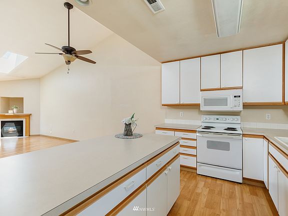 5th image of 801 3rd Ave NW APT A