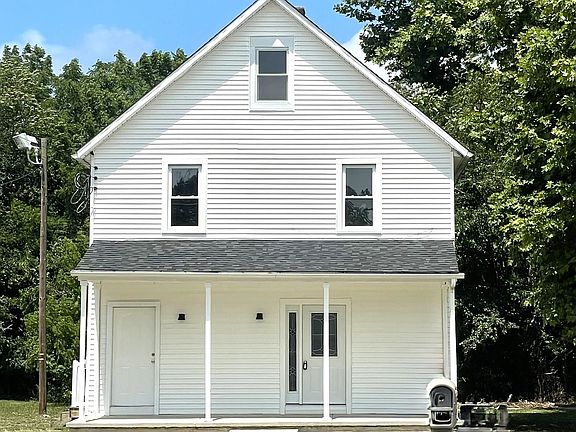 2nd image of 402 Washington Ave