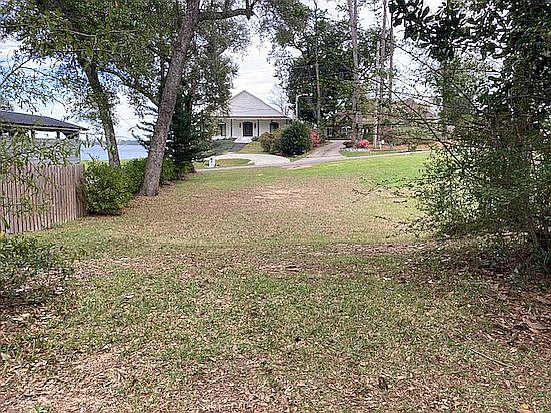 2nd image of 2233 Club House Dr