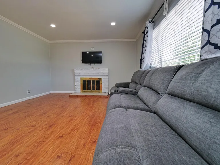 1655 Crater Lake Ave — Photo 7