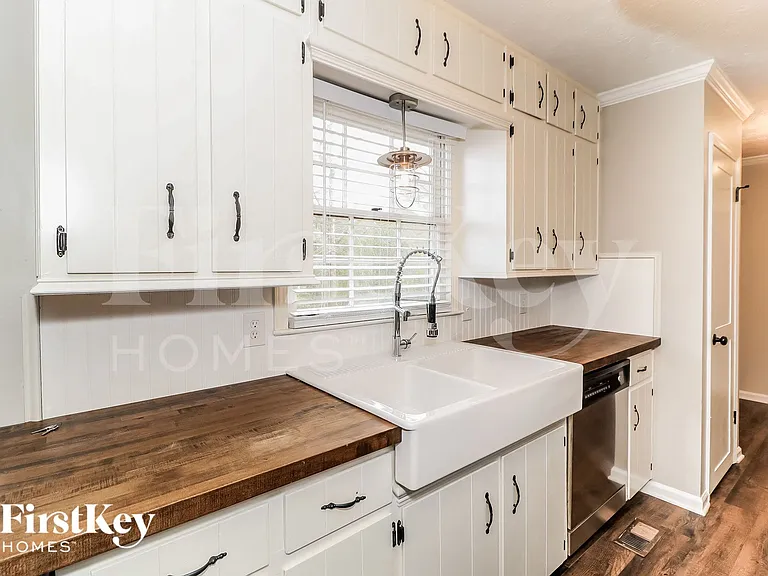 1715 Straw Valley Rd — Photo 8