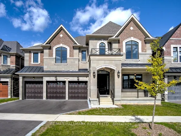 38 Ridgepoint Rd, Vaughan, ON L4H 4T4