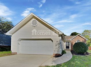 107 Fairview Lake Way, Simpsonville, SC 29680
