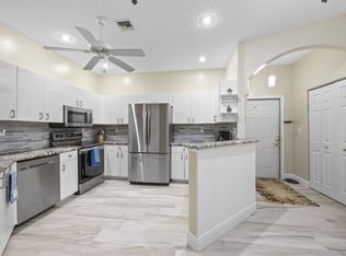6121 SE Landing Way APT 13, Stuart, FL 34997