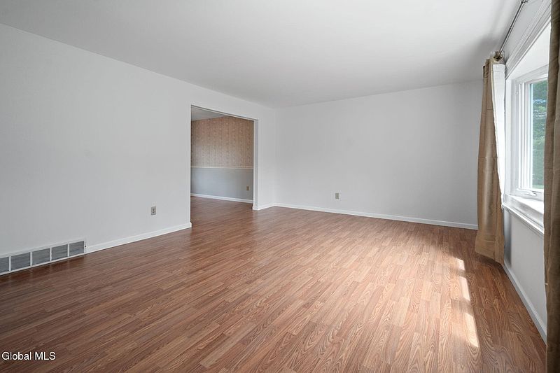 5th image of 5113 Foxwood Drive