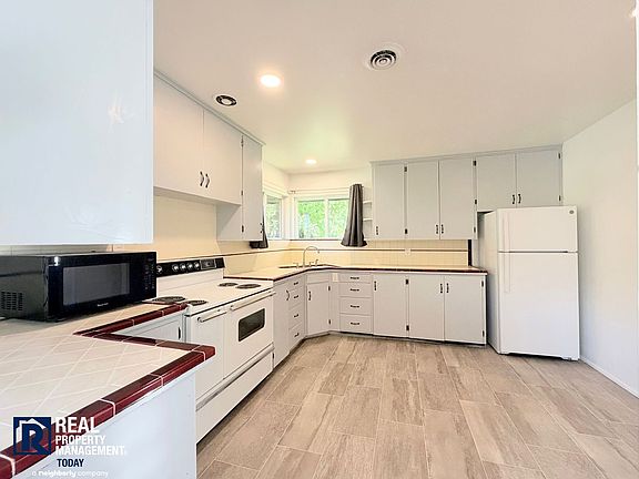 5th image of 5802 S M St