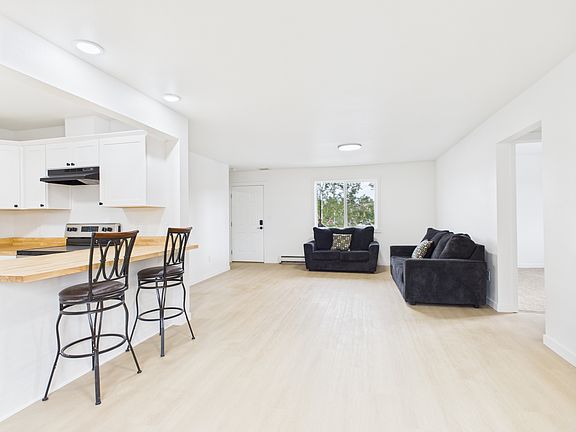 3rd image of 3712 Swenson Ave #10