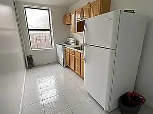 551 Hinsdale Street image 1 of 4