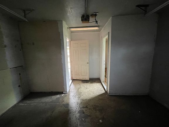 4th image of 3514 N Pauline Ave
