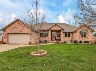 2374 S April Ave, Springfield, MO 65807