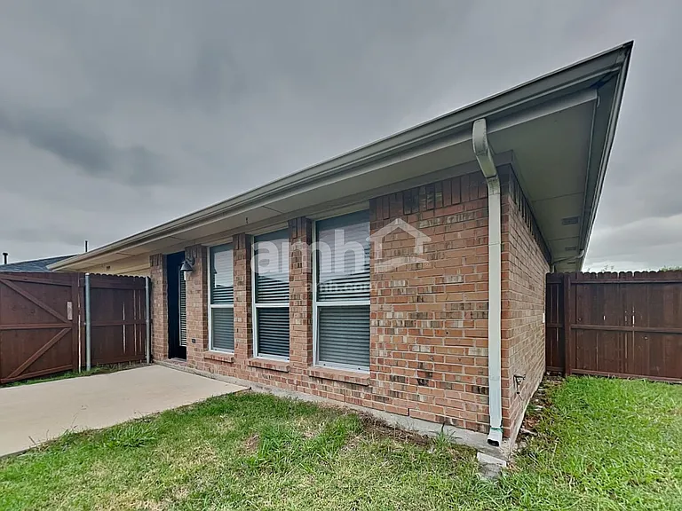 3999 Freedom Ln — Photo 17