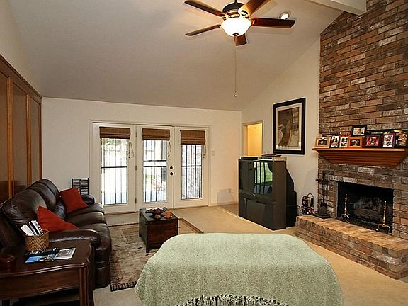 3rd image of 9006 Arlington Forest Dr