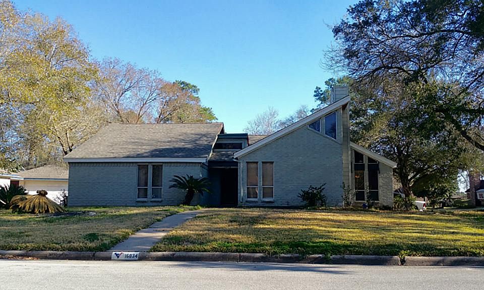 1st image of 16034 Spinnaker Dr