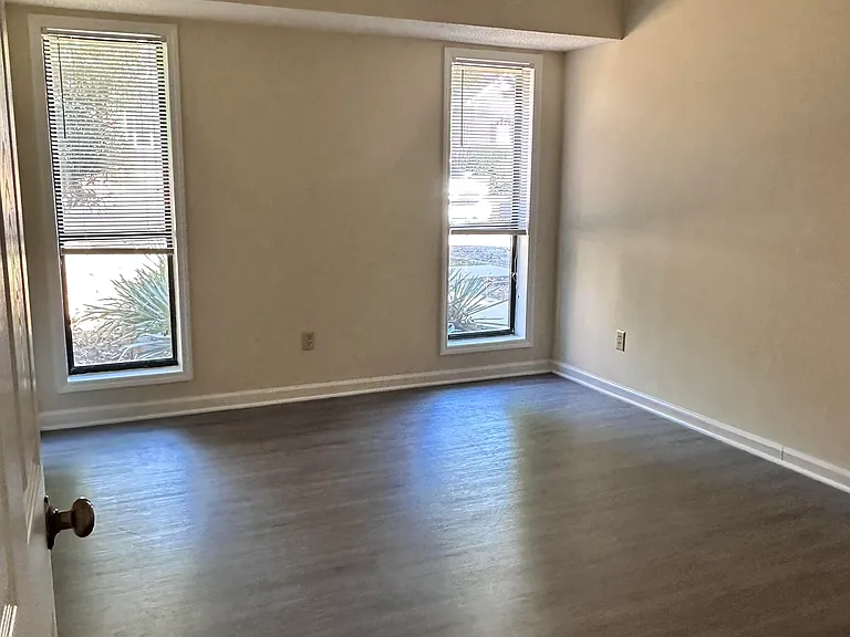 580 Burning Tree Rd — Photo 11