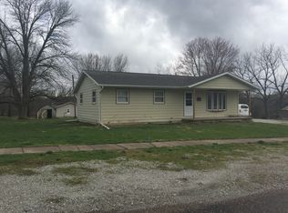 710 Hickory St, Hamilton, IL 62341