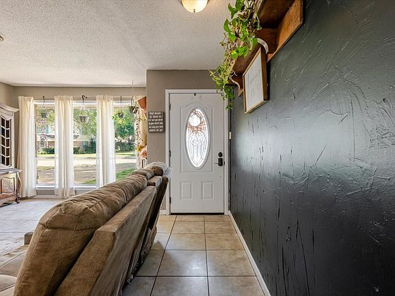 3rd image of 2304 SE 10th St