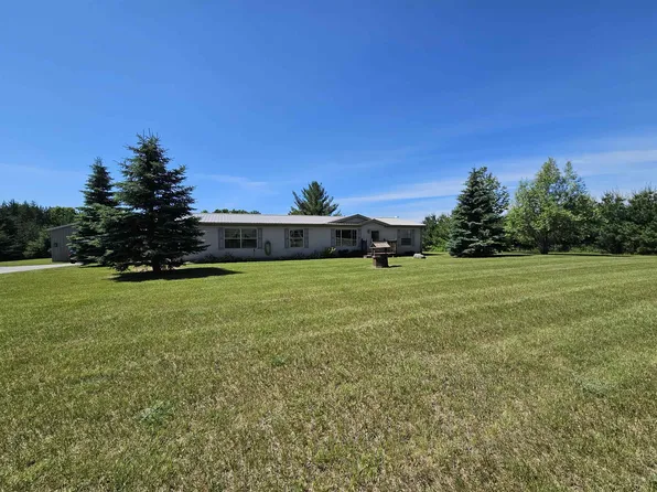 8852 E Arnold Lake Rd, Harrison, MI 48625