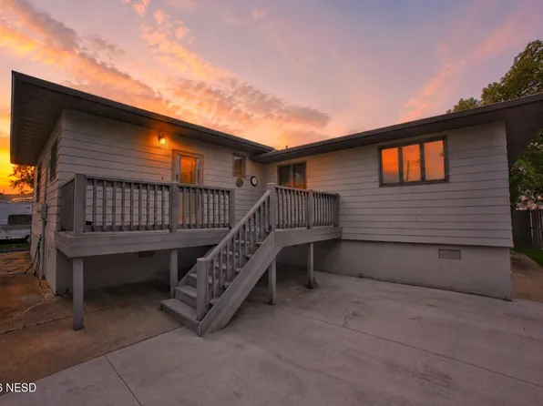 118 N Lake Dr, Watertown, SD 57201