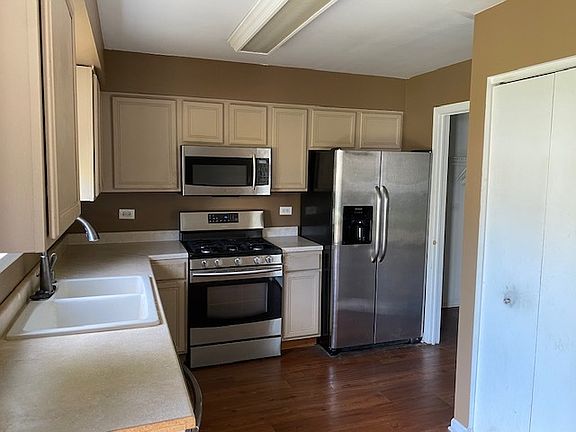 3rd image of 5607 Stonybrook Dr