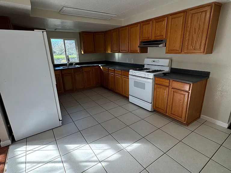 Rippey Rd — Photo 13